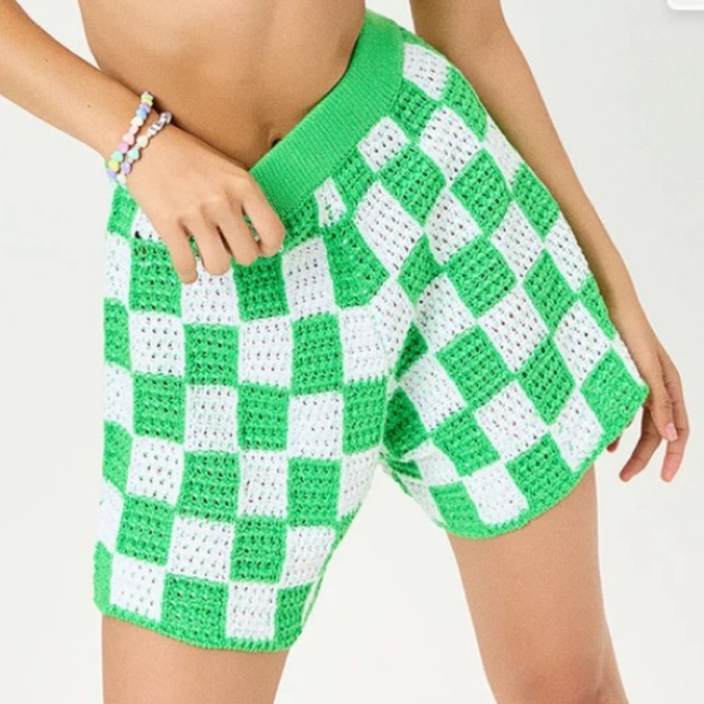 Frankie’s Bikinis Coco Crochet shorts Size M